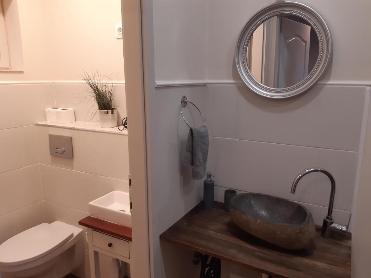 Ady Apartman Tata Ngoại thất bức ảnh